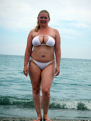 mature mom bikini adult porn