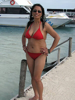 mature bikini wife porn pic