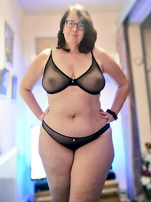 pictures of hot thick mature milfs