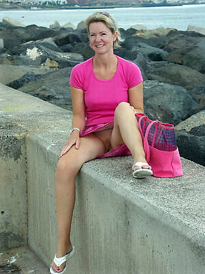 amateur upskirt mature nude pics women mature ladies pictures