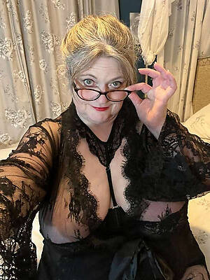 free mature glasses xxx