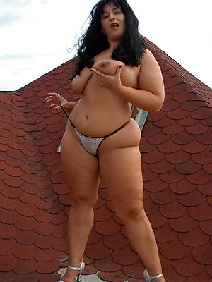 curvy brunette mature
