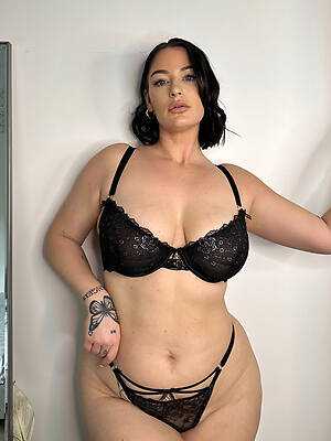 latina curvy busty mature moms pic