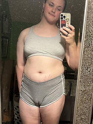 cameltoe ladies do nude shoots