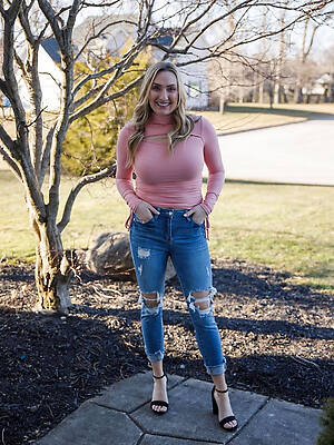 mature in jeans outdoor erotic pics