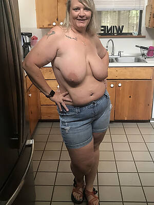 mature chubby milf jeans