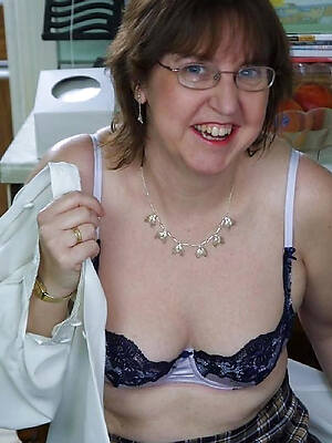 nude pictures of naked mature lady