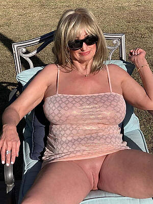 perfect mature lady older sexy upskirt no panty