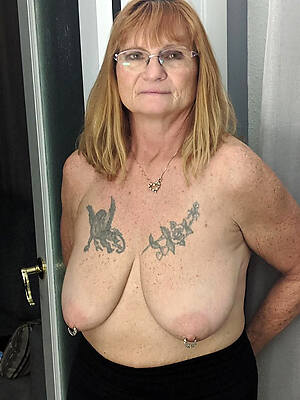 amature of age over 60 saggy tits