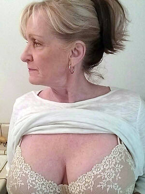 mature boobs 60 in bra pic