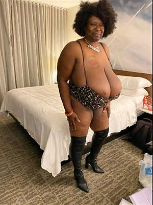 mature ebony nude amateur huge tits