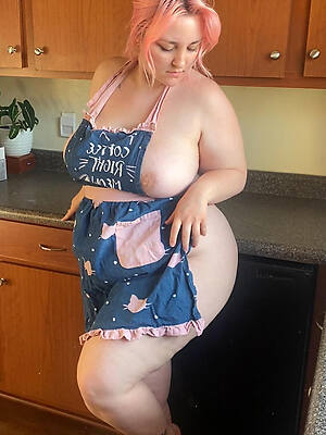 erotic nude amateur curvy mature housewives