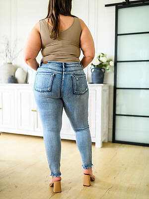elegant big booty mature in jeans